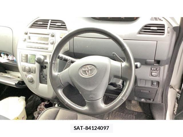 Toyota RACTIS 2006-03 7963409-9