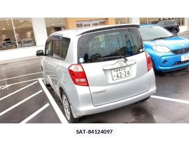 Toyota RACTIS 2006-03 7963409-14