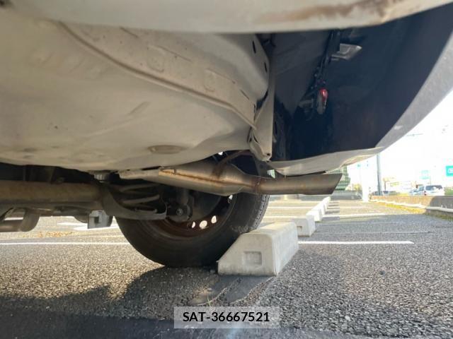 Toyota RACTIS 2012-03 7980739-10