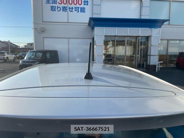 Toyota RACTIS 2012-03 7980739-11