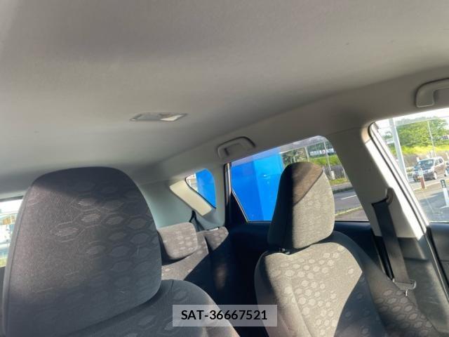 Toyota RACTIS 2012-03 7980739-15