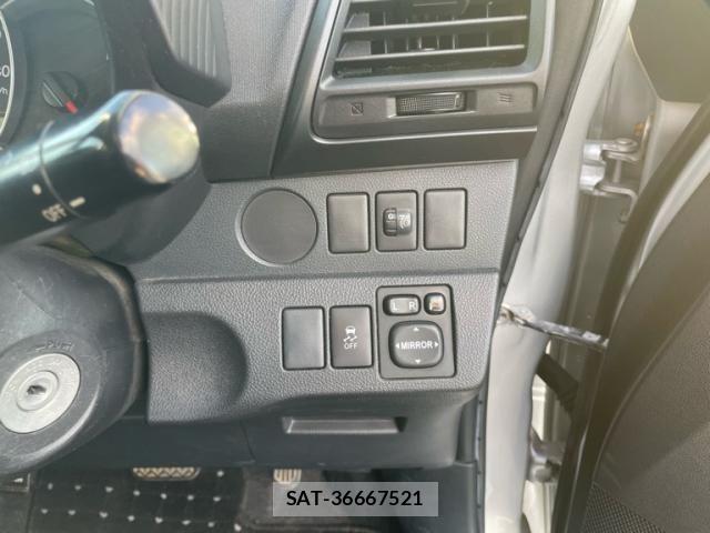 Toyota RACTIS 2012-03 7980739-16