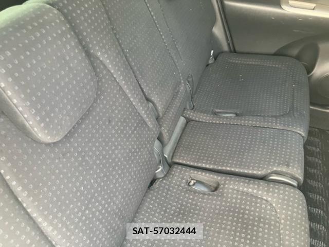 Toyota RACTIS 2010-04 7980741-11