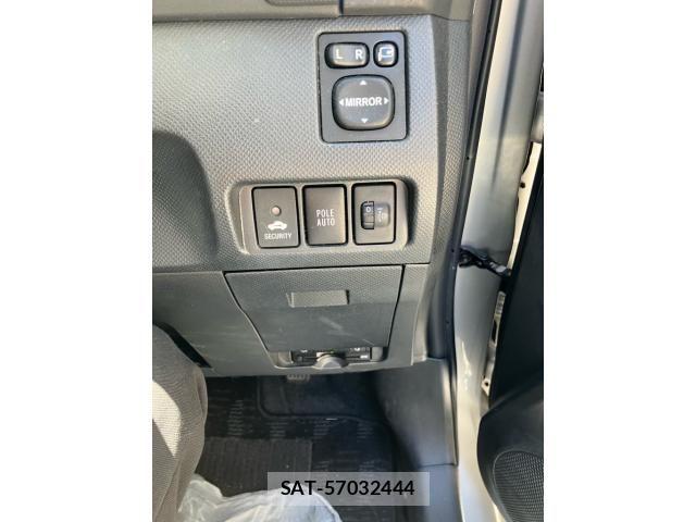 Toyota RACTIS 2010-04 7980741-14