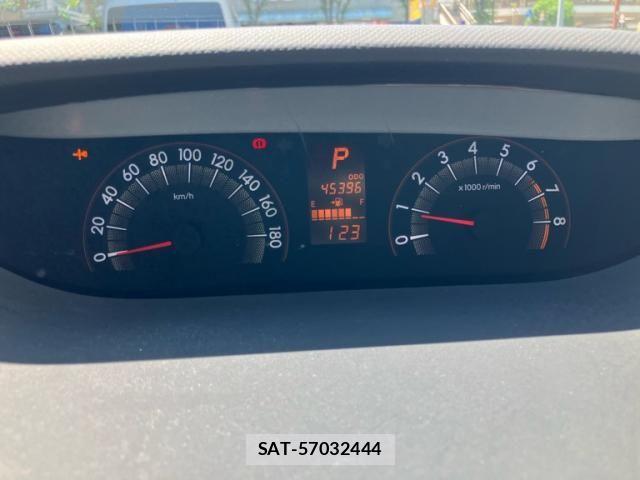 Toyota RACTIS 2010-04 7980741-16