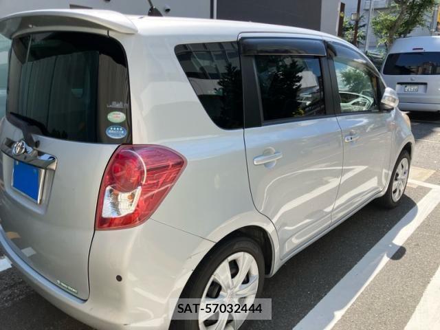 Toyota RACTIS 2010-04 7980741-2