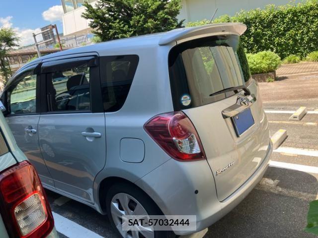 Toyota RACTIS 2010-04 7980741-3