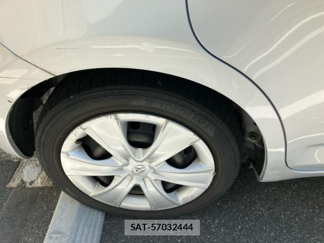 Toyota RACTIS 2010-04 7980741-4