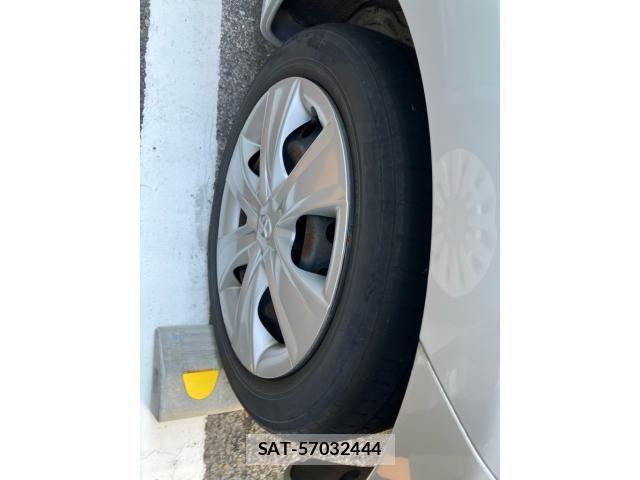 Toyota RACTIS 2010-04 7980741-5
