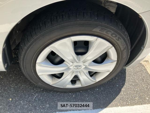 Toyota RACTIS 2010-04 7980741-6