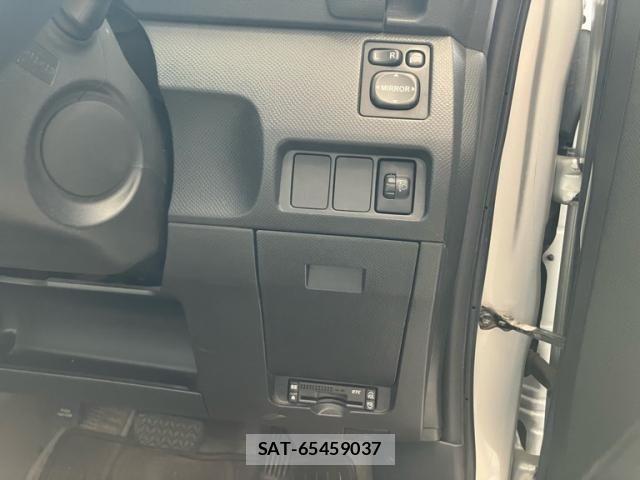 Toyota RACTIS 2006-04 7980740-14