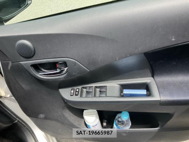 Toyota RACTIS 2011-11 7980738-14