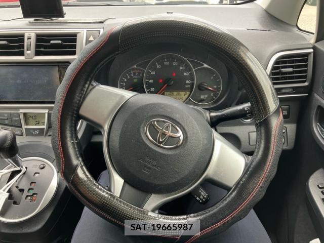 Toyota RACTIS 2011-11 7980738-16