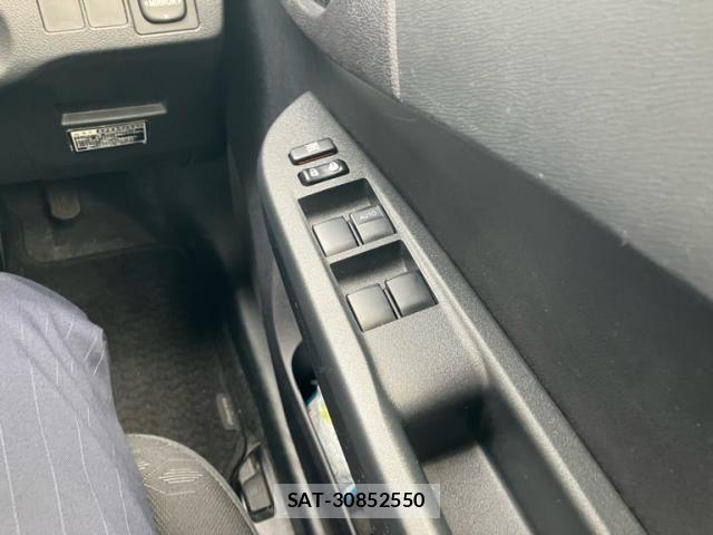 Toyota RACTIS 2013-05 8037829-12
