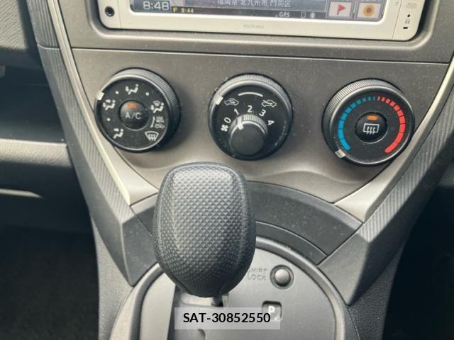 Toyota RACTIS 2013-05 8037829-15