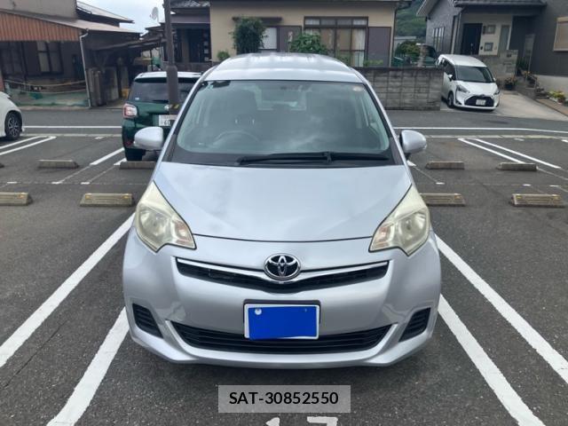 Toyota RACTIS 2013-05 8037829-1