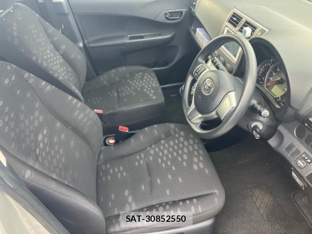 Toyota RACTIS 2013-05 8037829-21