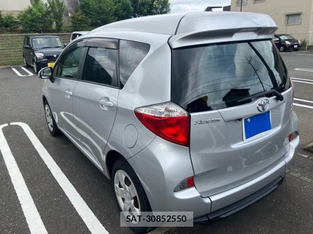 Toyota RACTIS 2013-05 8037829-4