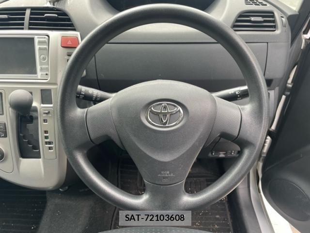 Toyota RACTIS 2010-07 8101444-8