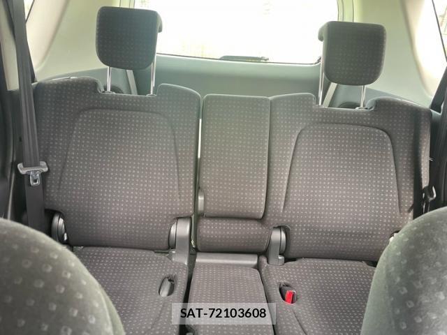 Toyota RACTIS 2010-07 8101444-11