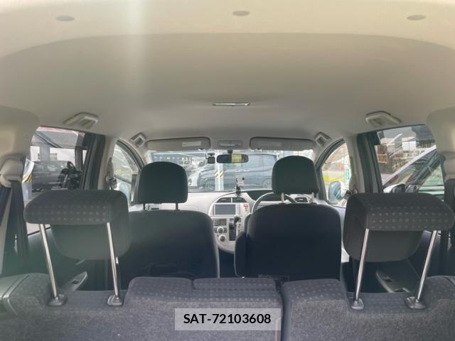 Toyota RACTIS 2010-07 8101444-5