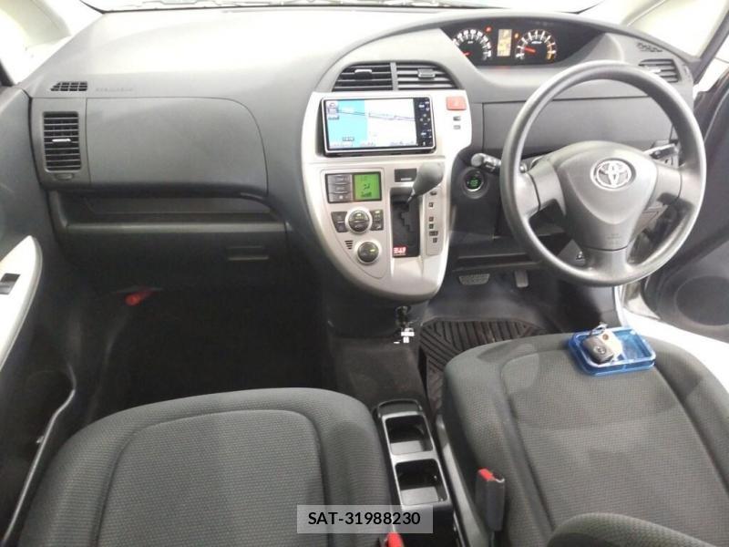 Toyota  2010-04 8112291-4