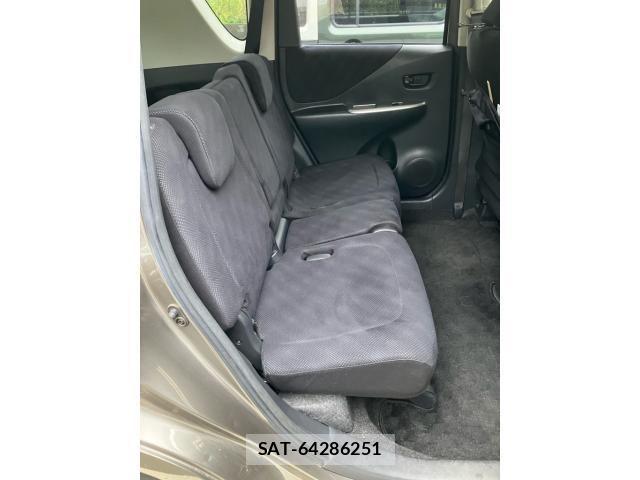 Toyota RACTIS 2006-05 8132016-11