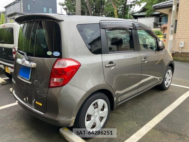 Toyota RACTIS 2006-05 8132016-4