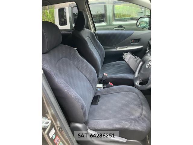 Toyota RACTIS 2006-05 8132016-7