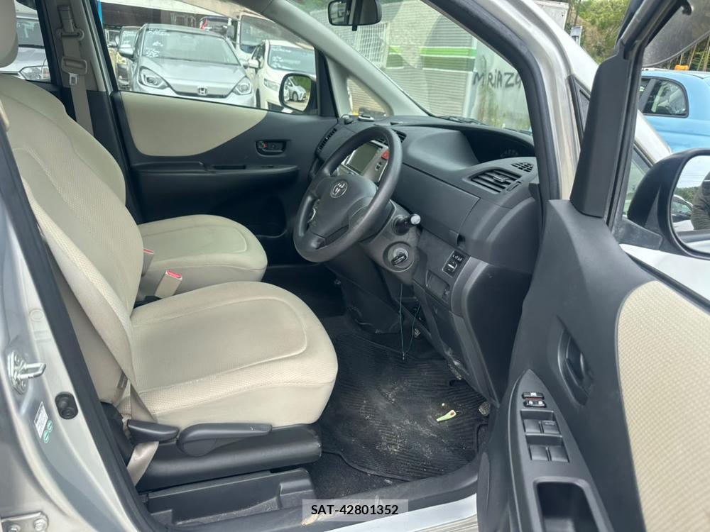 Toyota RACTIS 2009-09 7383195-13