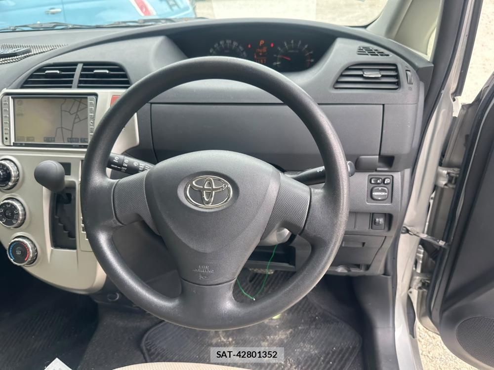 Toyota RACTIS 2009-09 7383195-16