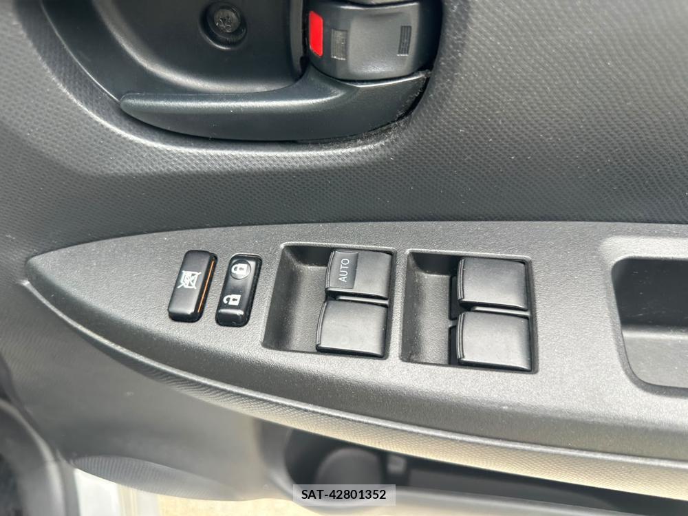 Toyota RACTIS 2009-09 7383195-22