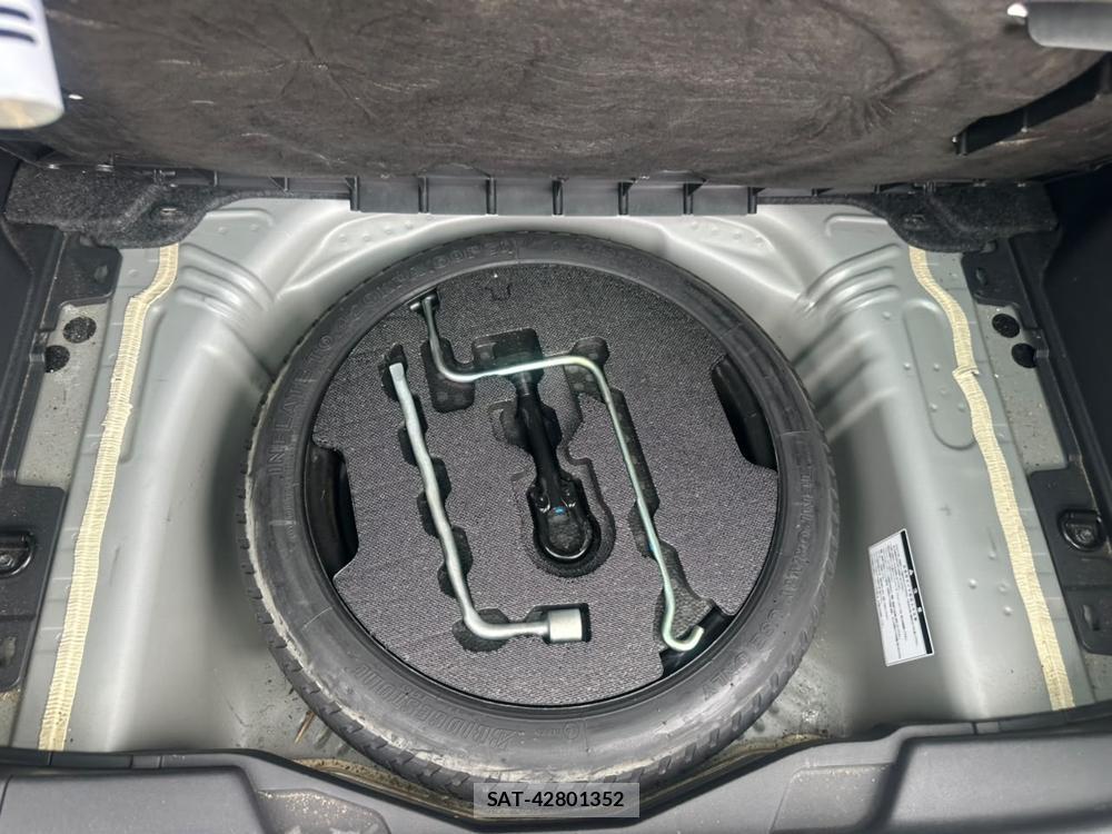 Toyota RACTIS 2009-09 7383195-25