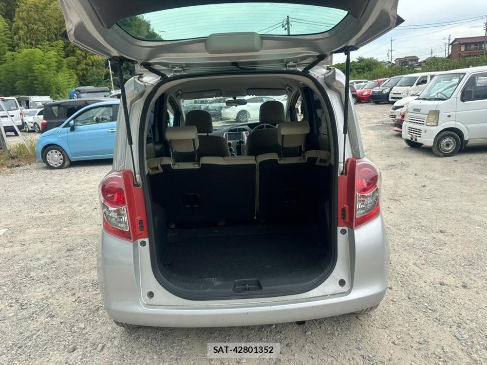 Toyota RACTIS 2009-09 7383195-26