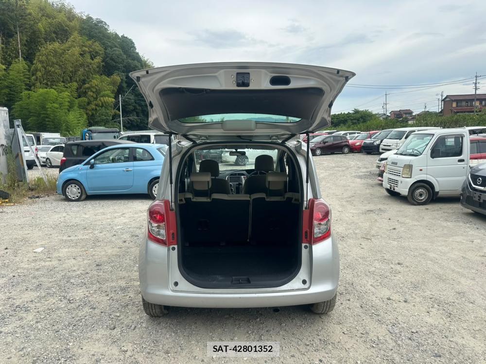 Toyota RACTIS 2009-09 7383195-27