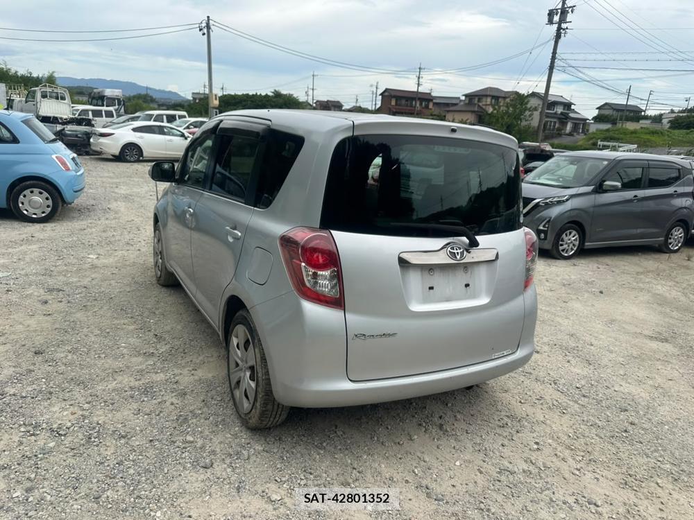 Toyota RACTIS 2009-09 7383195-2