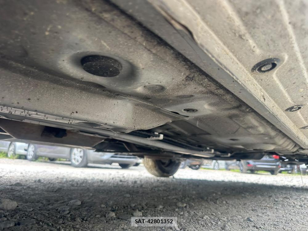 Toyota RACTIS 2009-09 7383195-35