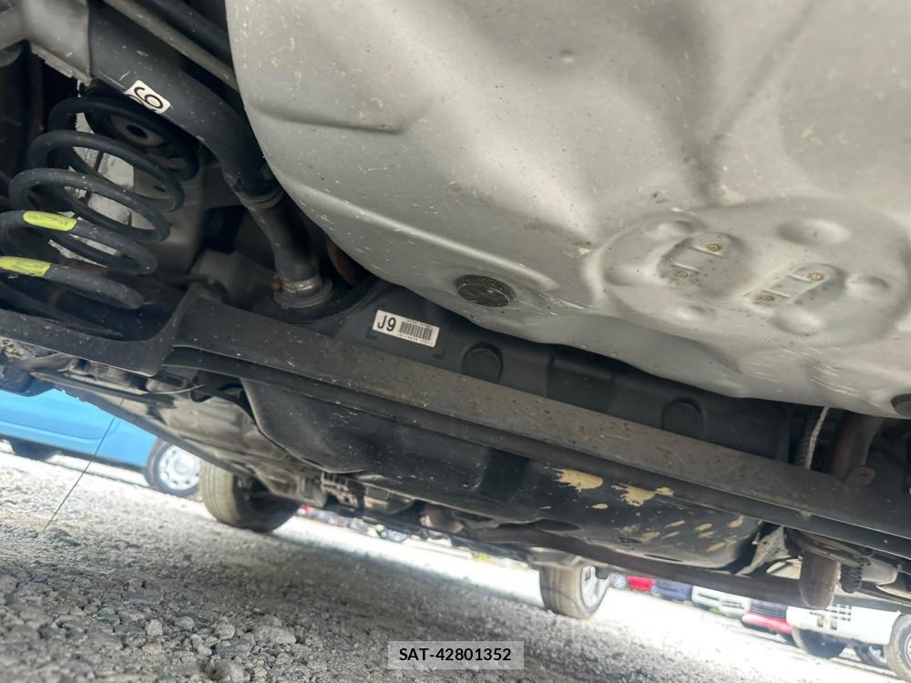 Toyota RACTIS 2009-09 7383195-36