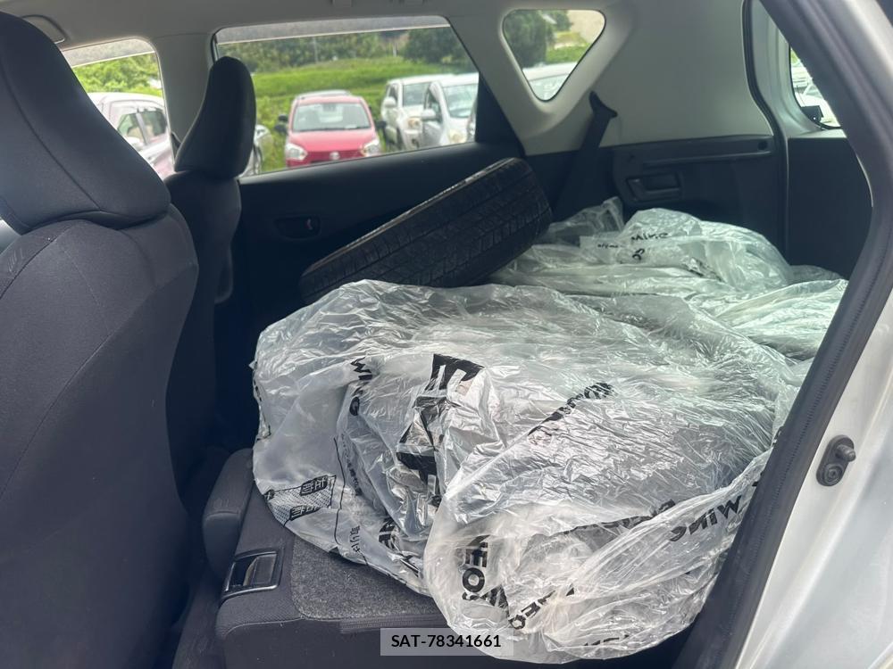Toyota RACTIS 2011-10 7718208-9