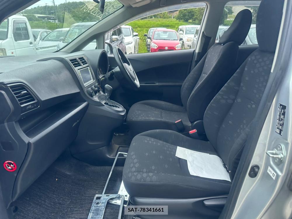 Toyota RACTIS 2011-10 7718208-11