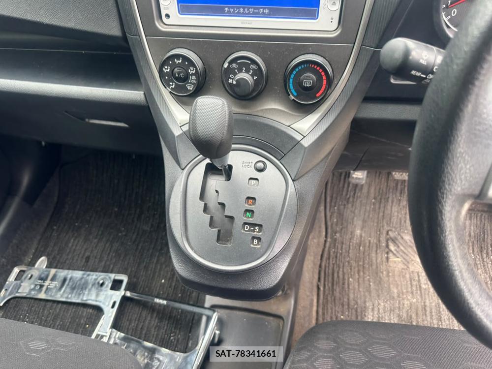 Toyota RACTIS 2011-10 7718208-17
