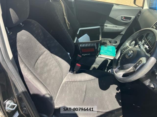 Toyota RACTIS 2014-12 8209722-7