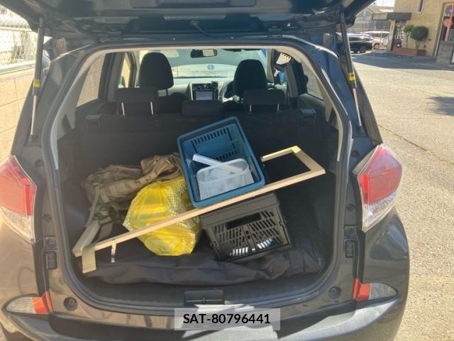 Toyota RACTIS 2014-12 8209722-9