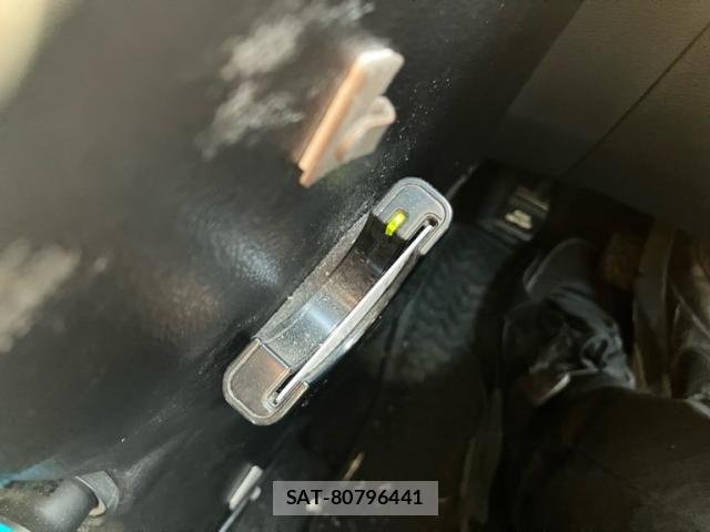 Toyota RACTIS 2014-12 8209722-21