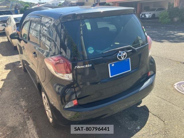 Toyota RACTIS 2014-12 8209722-1