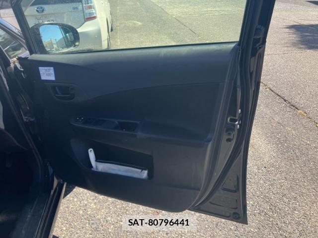Toyota RACTIS 2014-12 8209722-5