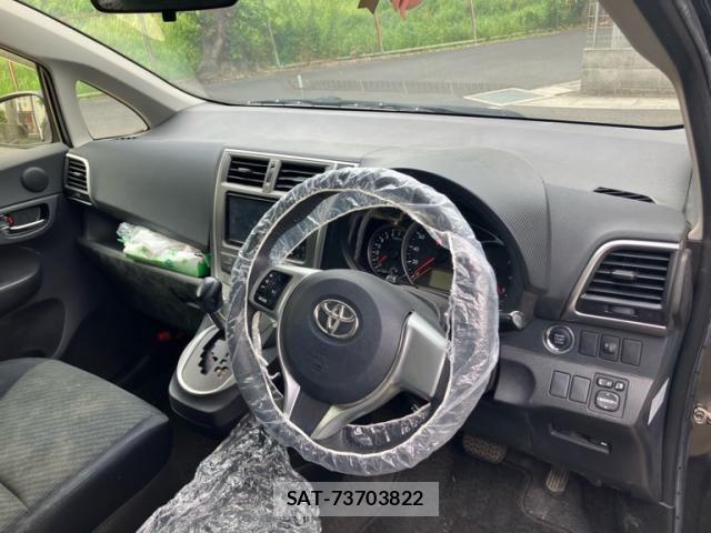 Toyota RACTIS 2012-06 8231448-11