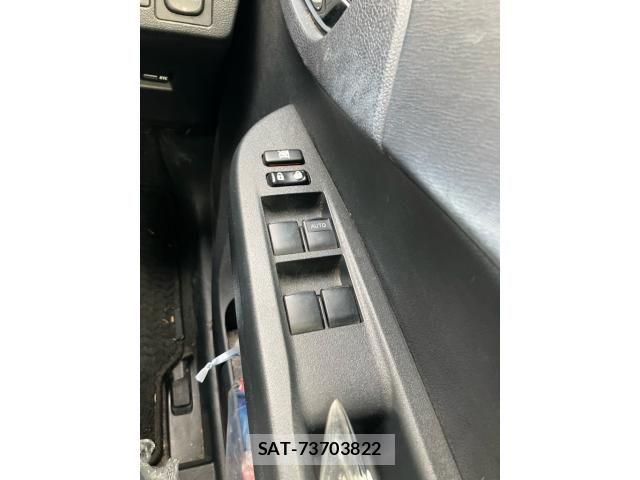 Toyota RACTIS 2012-06 8231448-19