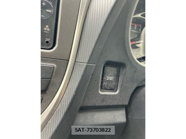 Toyota RACTIS 2012-06 8231448-21