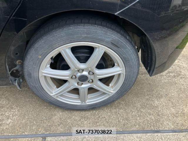 Toyota RACTIS 2012-06 8231448-5